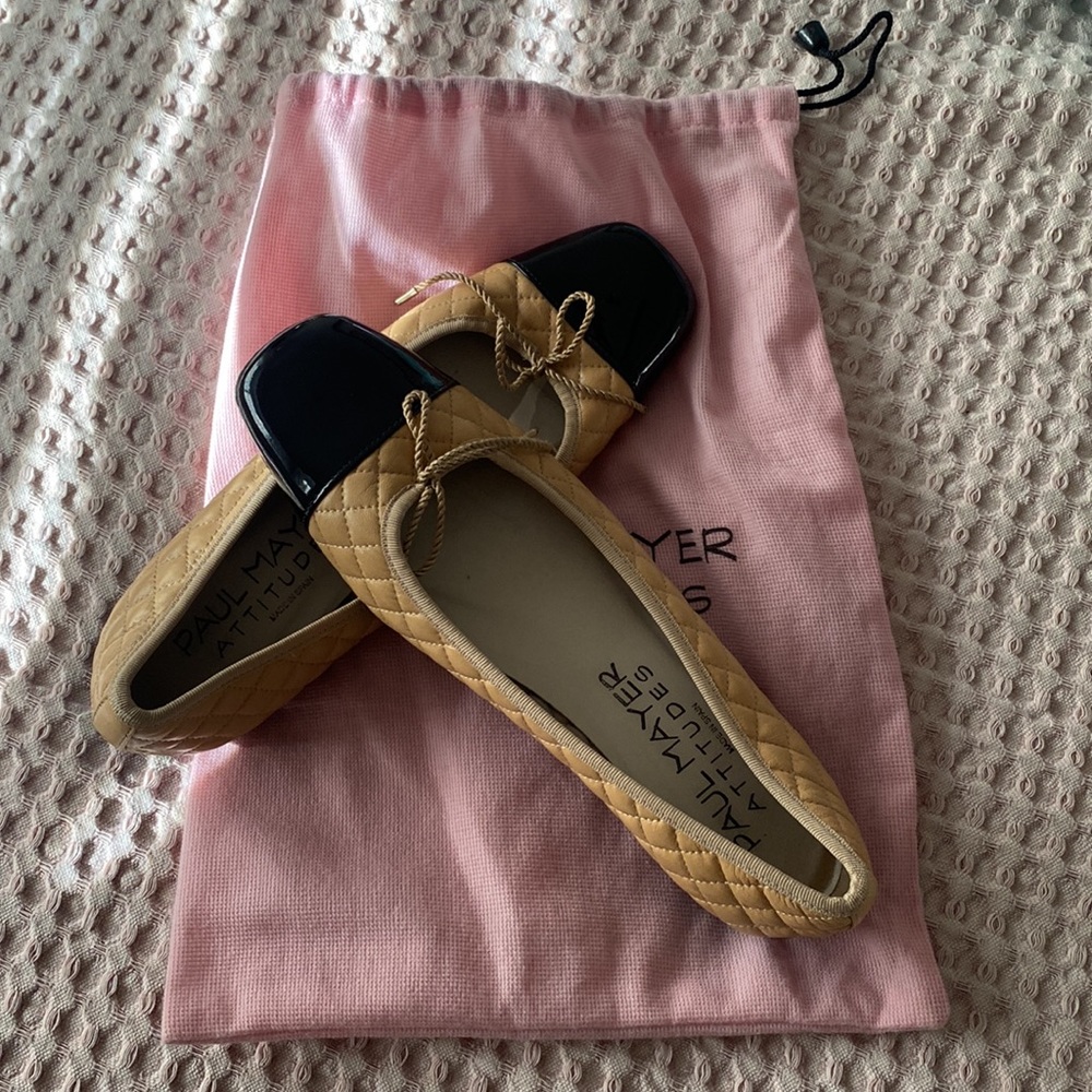 Paul Mayer Attitudes Women’s Flats Size 9B.